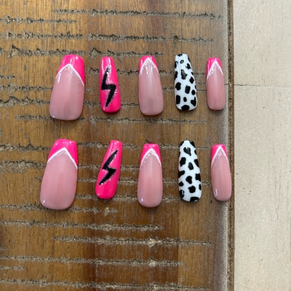 Fake nails - Picture 1 of 1